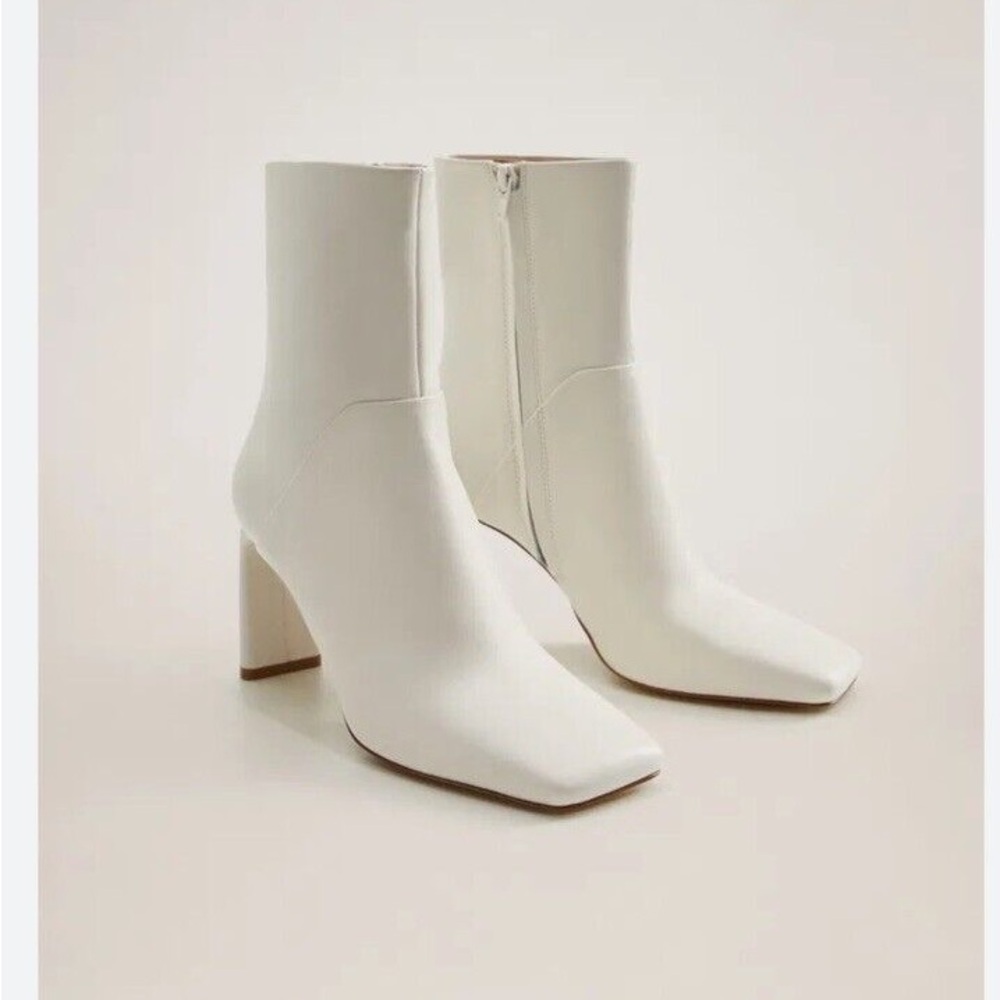 Mango squared toe leather off white ankle boots